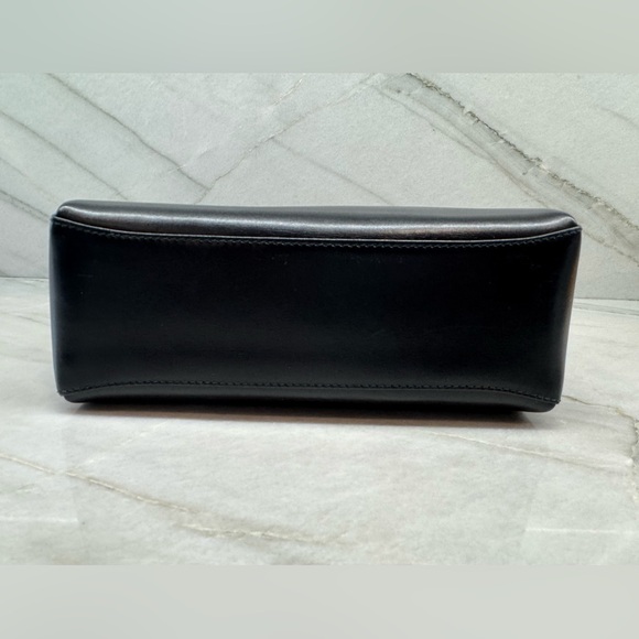 Vintage Gucci Black Calf Leather Shoulder Bag - Picture 6 of 15